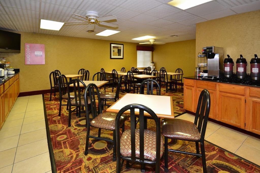 Quality Inn Merriam Kansas City Ngoại thất bức ảnh